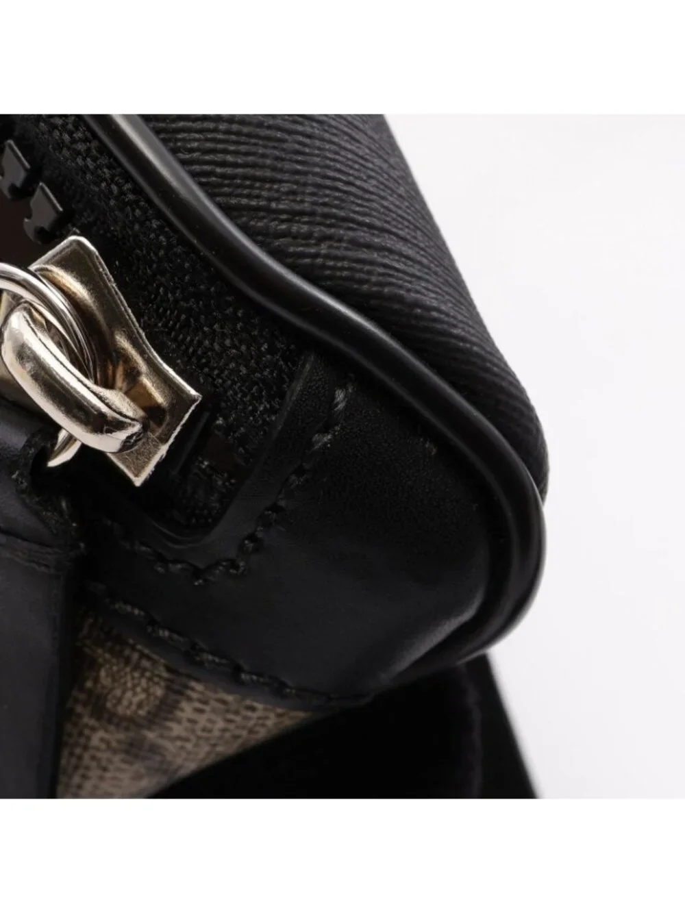 Gucci Waist Bag GG Supreme Beige Brown Black Leather Small
